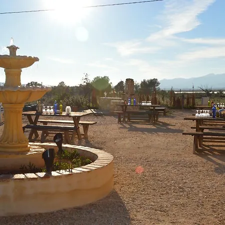 Grapevine Manor Pinoso Bed & Breakfast *